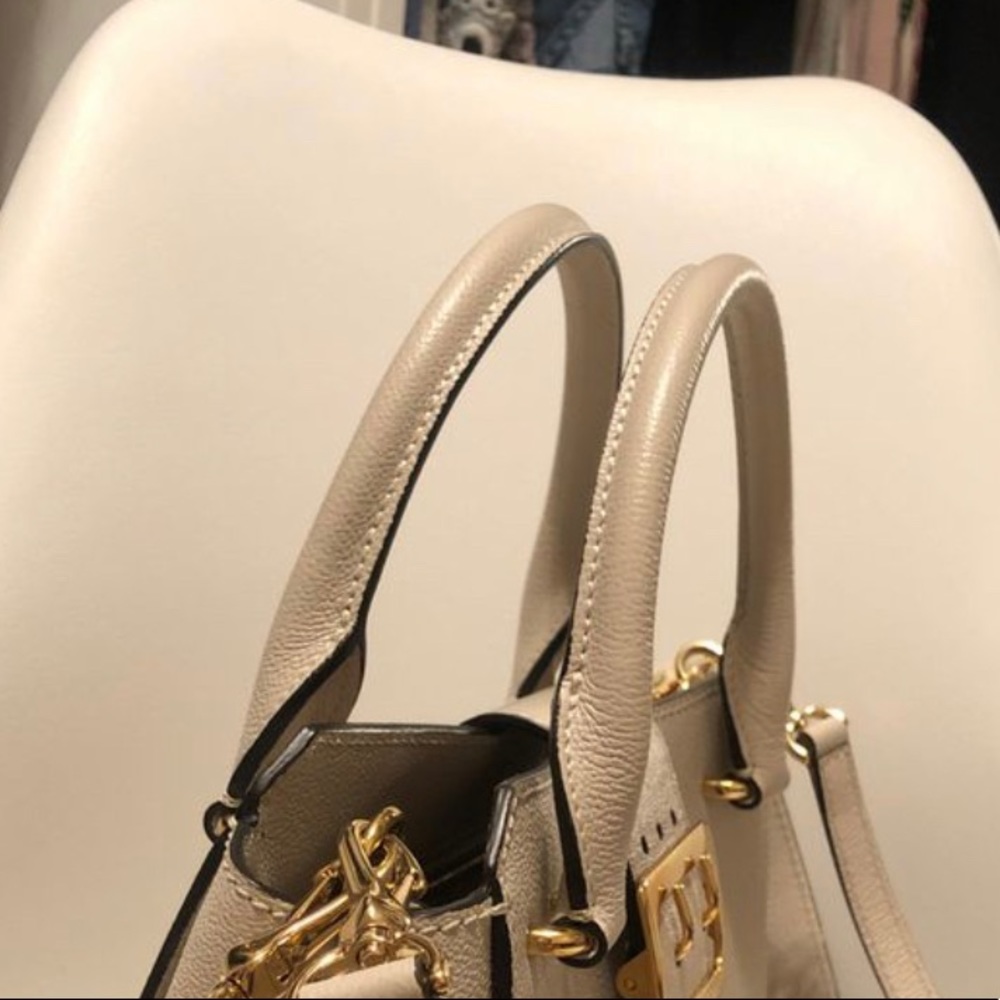 Burberry authentic bag 🌟 - Picture 4 of 8